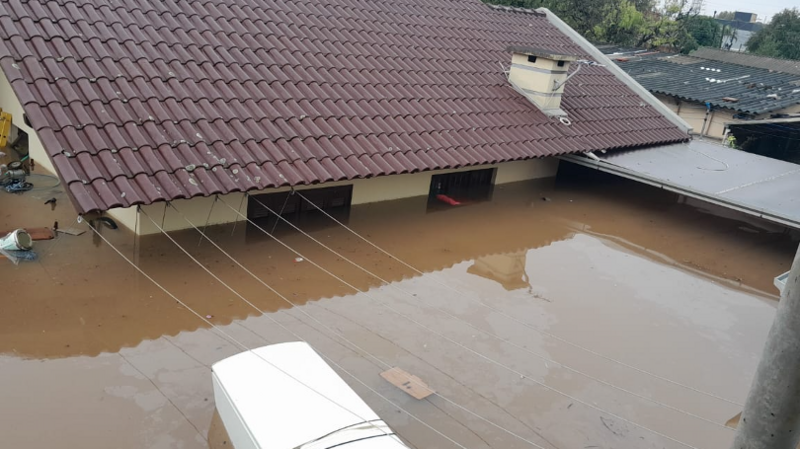 Enchentes em Canoas - Lilian e Alessandro 