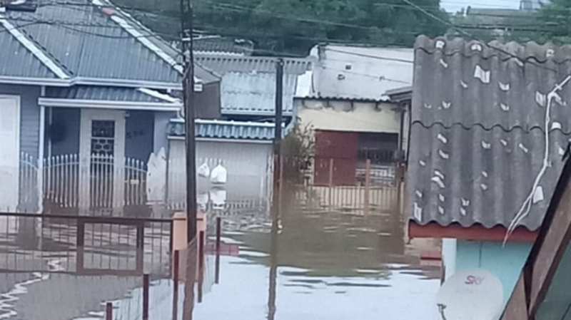 Ajuda para reconstruir o lar dos meus pais