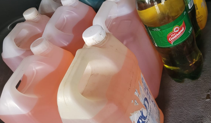 Ajuda com mantimentos e combustível para socorro