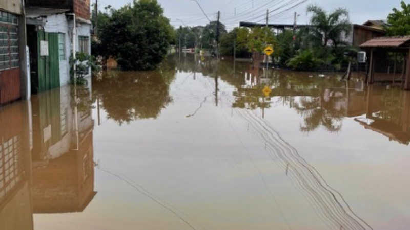 SOS AJUDAR A LU A RECUPERAR A CASA QUE PERDEU NA ENCHENTE DO RS.