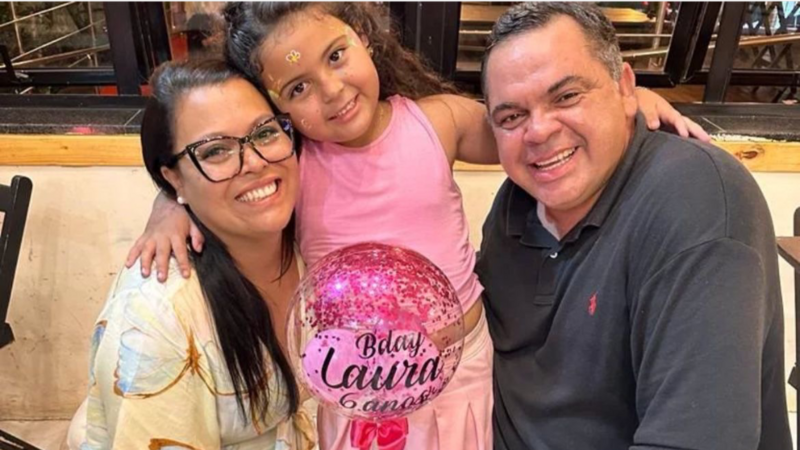 Ajuda para amigos! Tati, Rudi, Laura e Pedro