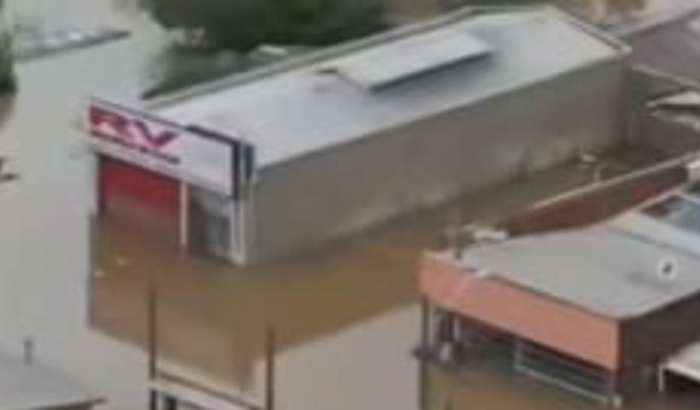 Ajude o Roque da RV Esquadrias Metálicas 