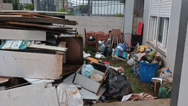 RECONSTRUIR A VIDA DEPOIS DA ENCHENTE 