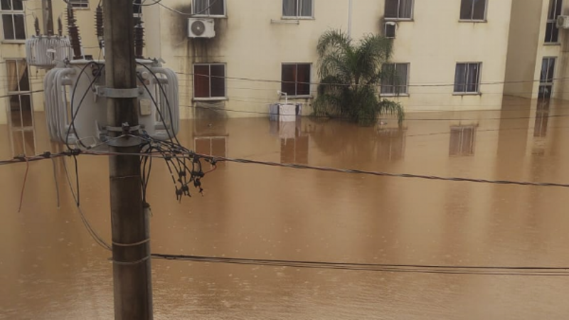 Ajuda para minha mãe, que perdeu tudo na enchente que atingiu o RS 