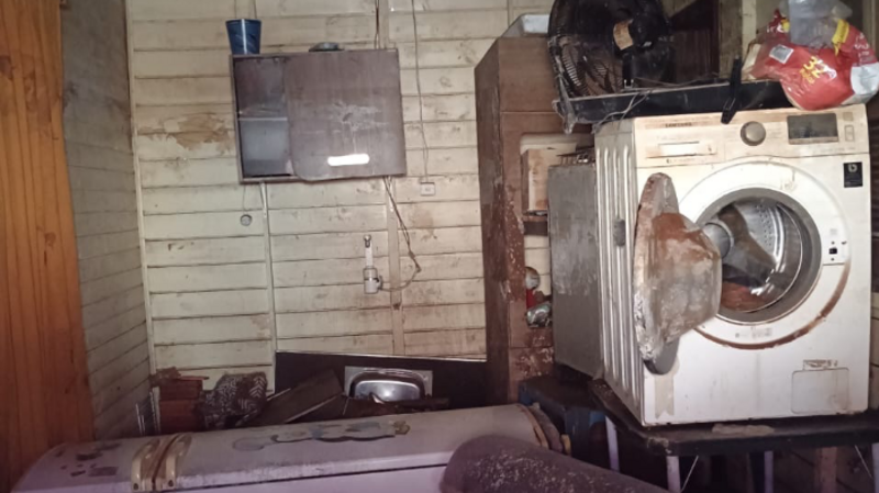 Ajude o Roger e sua família a reconstruir sua casa! 