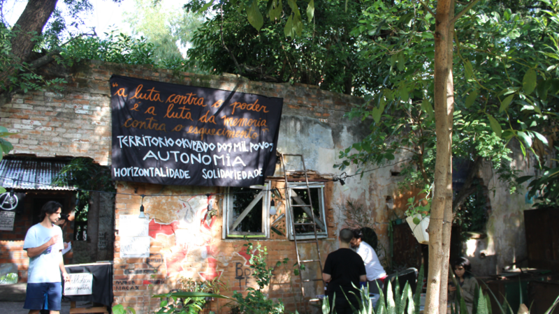 AJUDE A OKUPA MIL POVOS