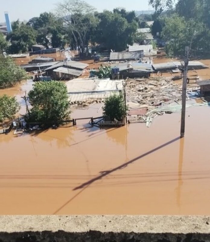 Vaquinha Solidária - Enchente. 