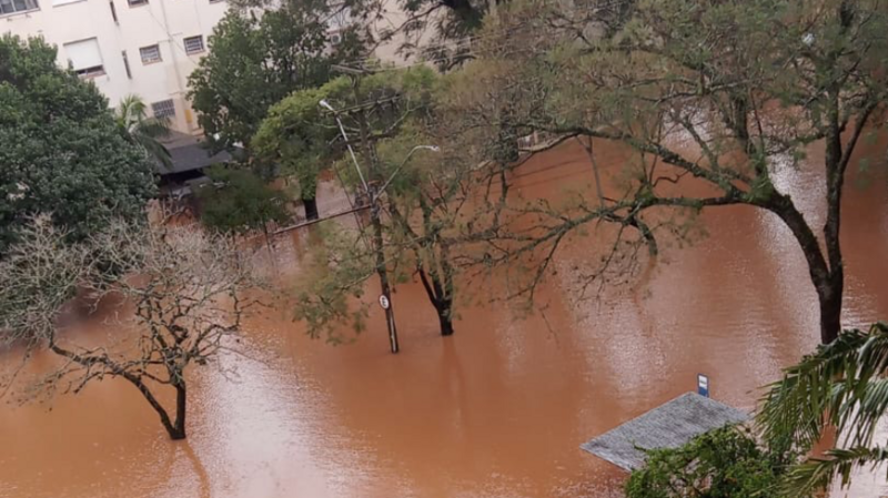 SOS RS: Apoie as vitimas das enchentes 