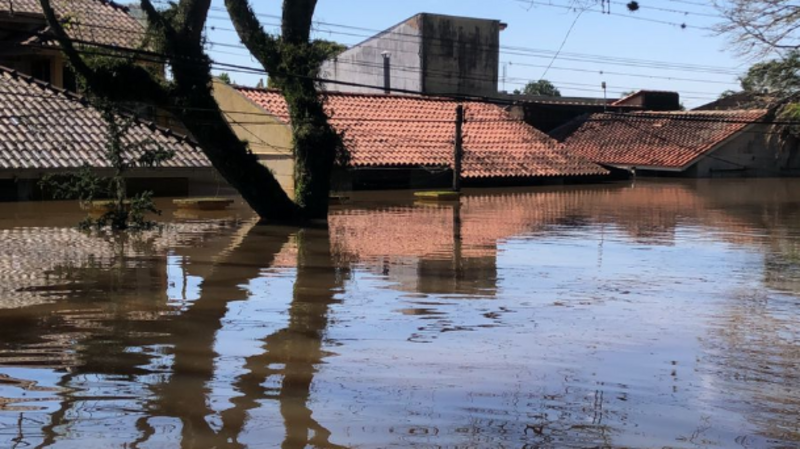 Ajudar Marluce a Reconstruir sua Casa