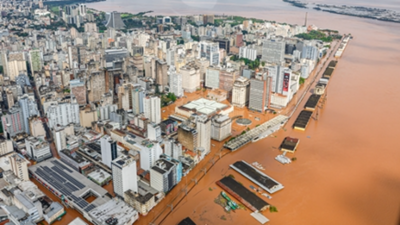 Juntos pelas famílias do Hotel Continental Business