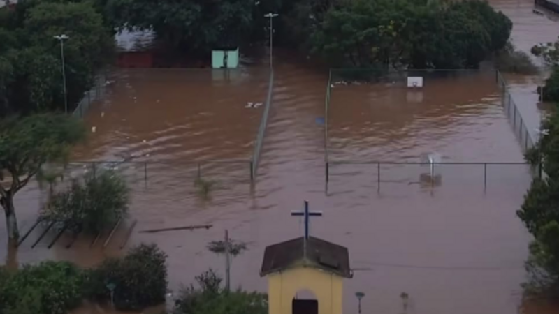 Canoas (Roupas e comida) 