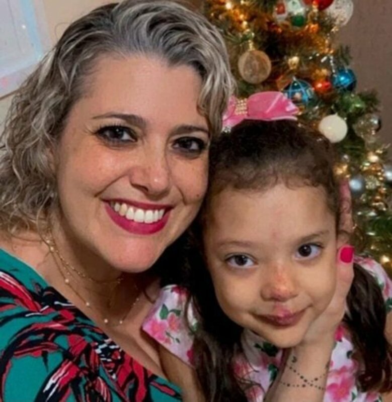 Ajude a recuperar a casa da Dessa!