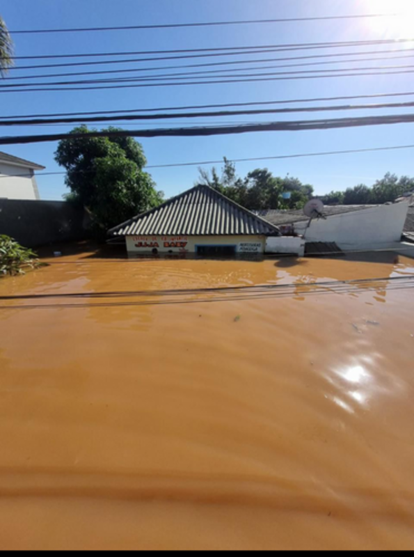 Vamos levantar novamente a creche que foi destruída pela chuva