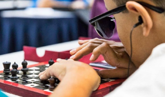 Me ajude a jogar etapa xadrez pra chegar na final.