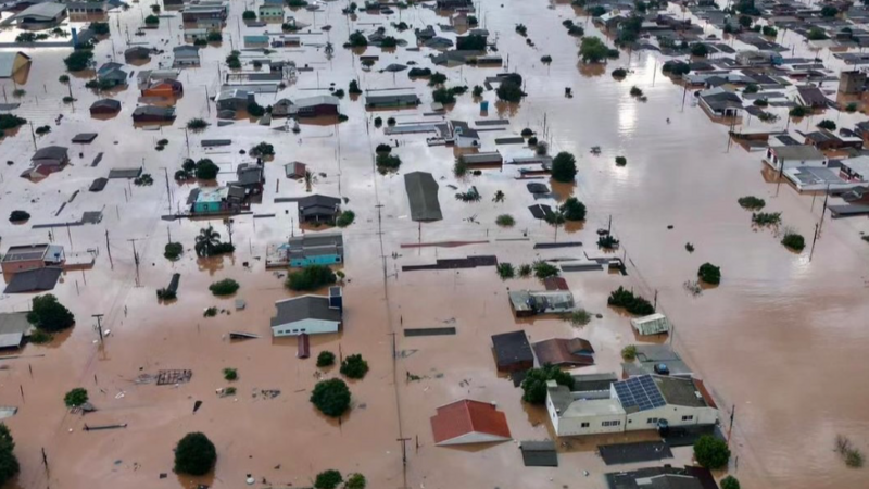 Reconstrução da casa do Chicão e dona Marina