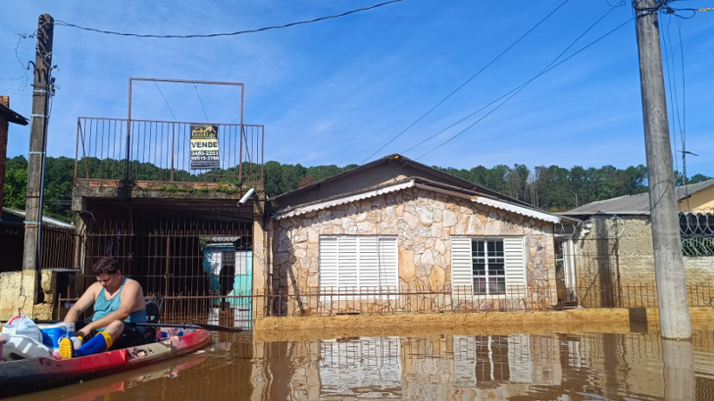 Ajuda para minha casa que foi inundada pela água 