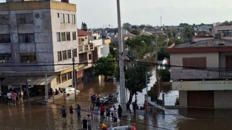 Ajuda para comprar moveis, minha mãe perdeu tudo na enchente em Canoas/RS