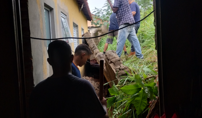 Ajude Rodrigo e Família a RECONSTRUIR MURO