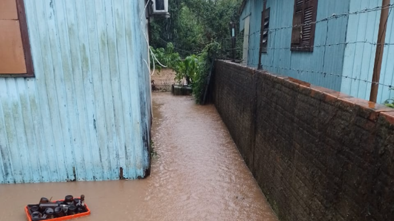 Me ajude a reconstruir a minha casa após as enchentes no RS