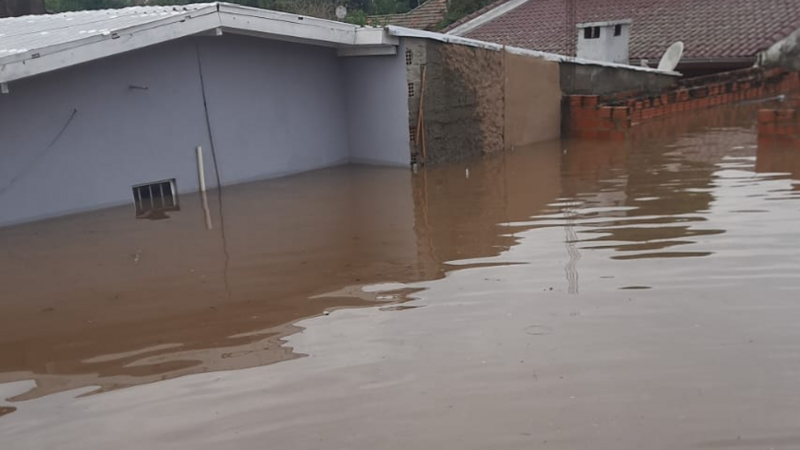 Reconstrução da nossa casa depois da enchente do RS