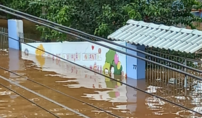 Escola Cantinho do Céu