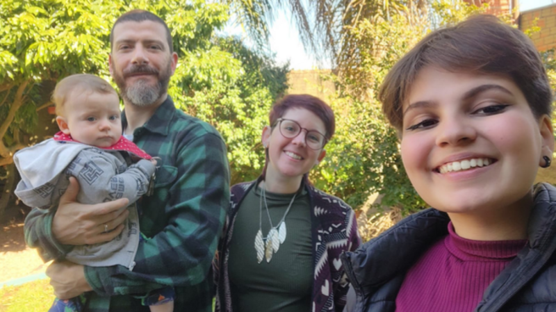 Ajude a família da Ana a recuperar a casa