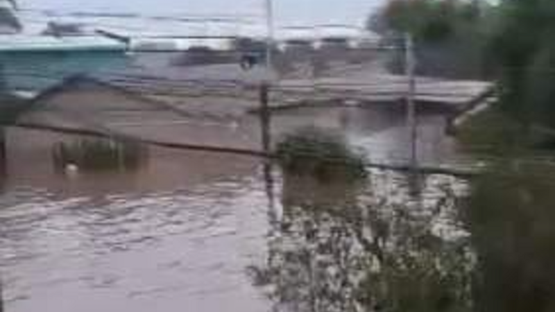ATINGIDO PELA ENCHENTE EM CANOAS-RS