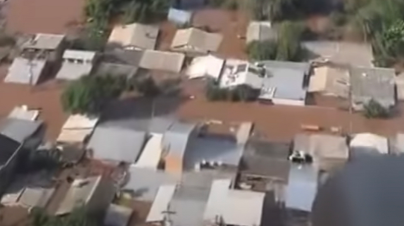 Ajude Juliane Dos Santos Costa Moradora da Vila Farrapos perdeu a casa na Enchentes do Rio Grande do Sul em Porto Alegre