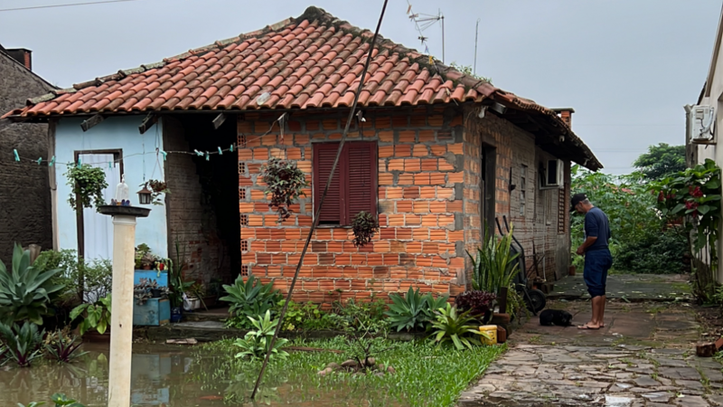 Ajude a reconstruir a casa da Tia Rose e o Tio Ciso