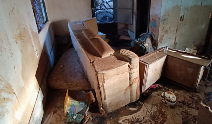 Ajude eu e meus avós a reconstruirmos nosso lar