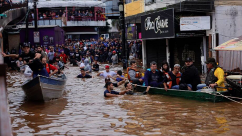 Ajuda aos desabrigados das enchentes no Sul