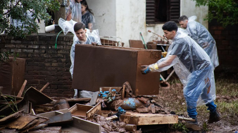 Móveis - Reconstrução dos LARES