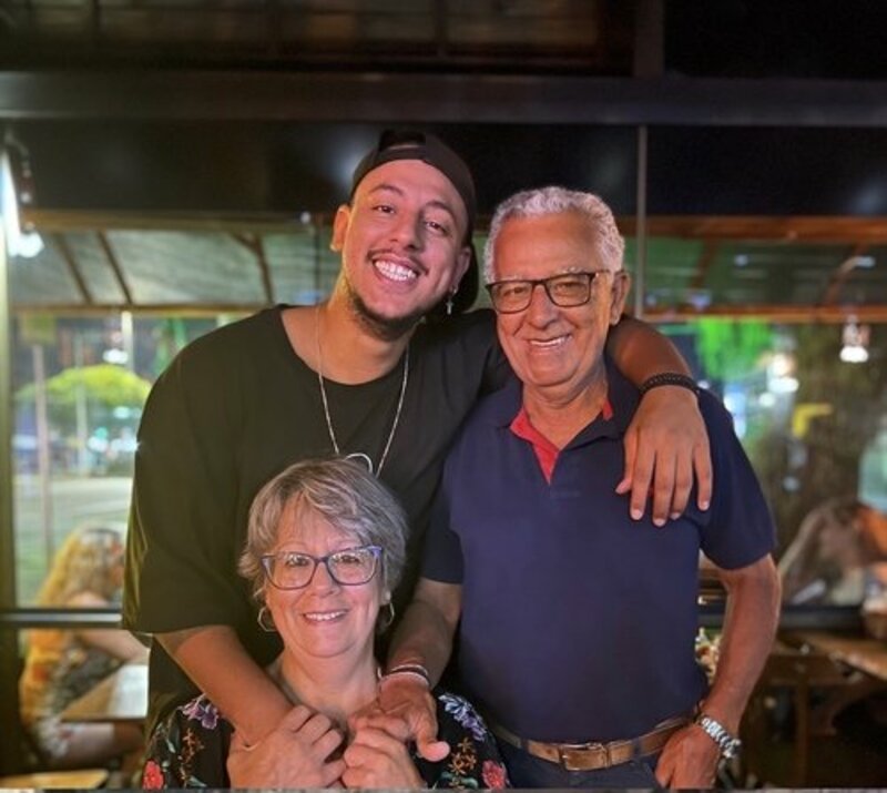 RECONSTRUÇÃO DA CASA DOS MEUS PAIS