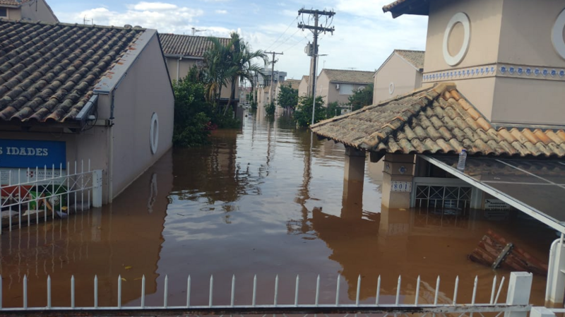 Fofa-Lu e familiares pedem ajuda - Enchente POA/RS
