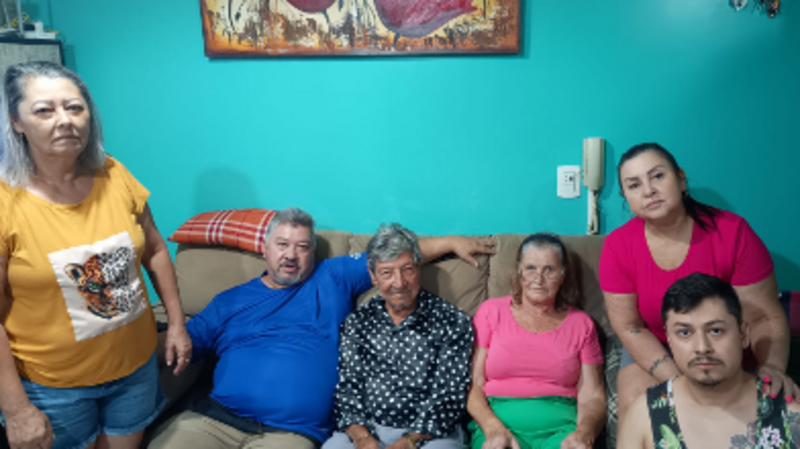  Reconstruir 6 casas da familia que perdeu na enchente  do RS