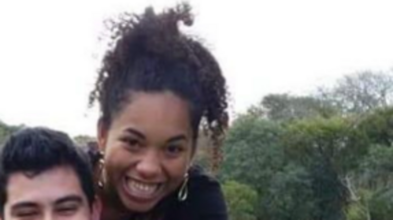 Ajude a Grazi a reconstruir sua casa  