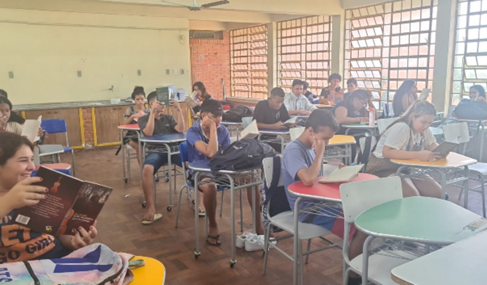 Ajude os alunos do nono ano do bairro Humaitá