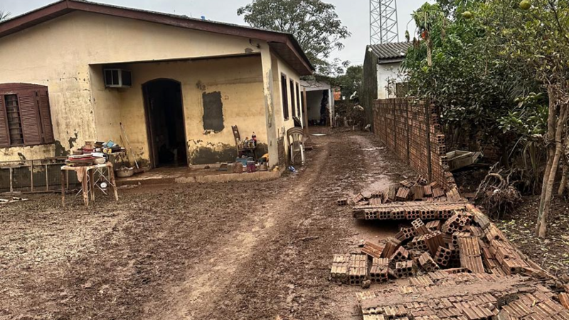 Ajude o Prof. Ronaldo e sua Esposa