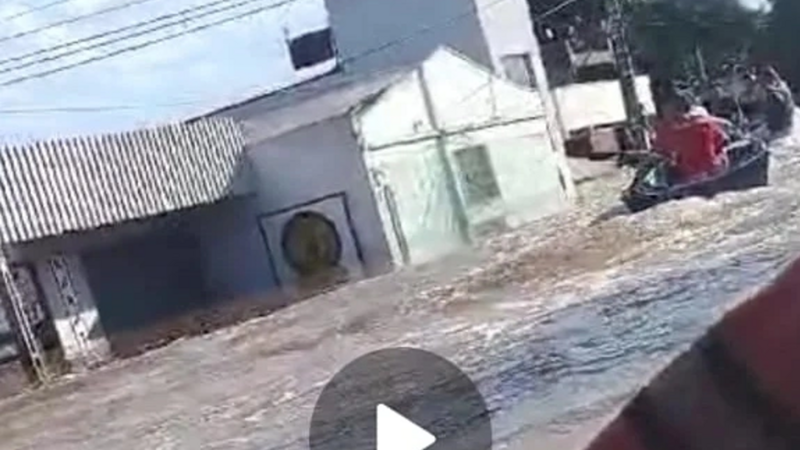 Ajuda para a reconstrução da nossa escola. 