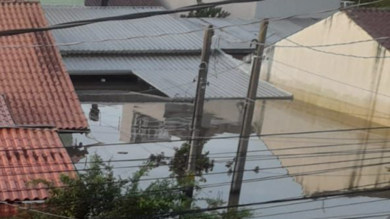 AJUDE A RECONSTRUIR UM LAR 