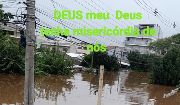  reconstruir minha casa pois a inundação acabou com tudo,Também quero ajudar meus vizinhos  ." Deus é fiel"