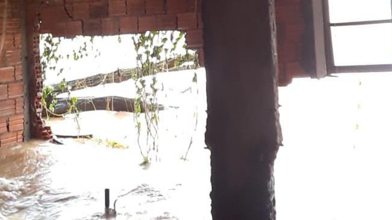 Ajuda para reconstruir a casa da Carol