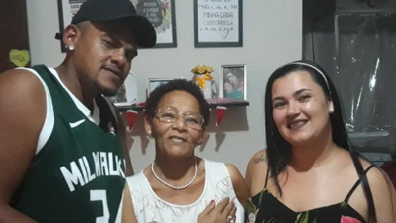 Tia Nani e família perderam tudo no RS