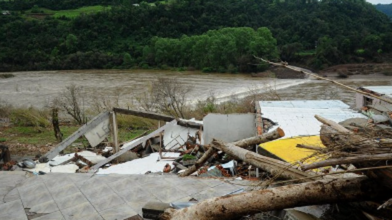 SOS Enchentes - Famílias linha Alcântara