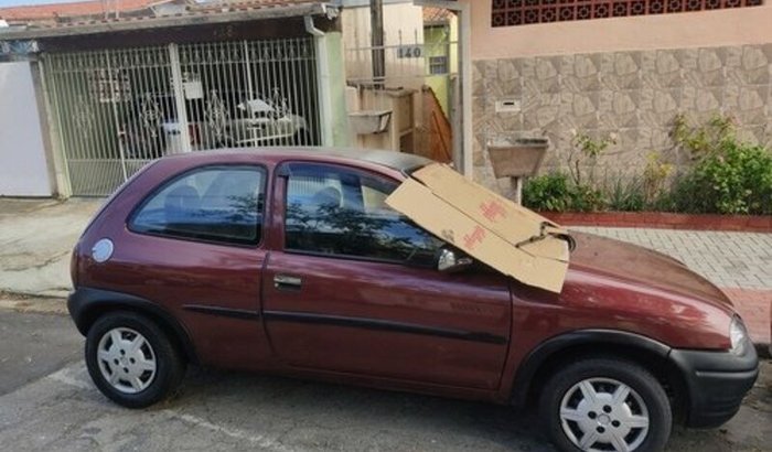 Ação social para ajudar um amigo arrumar o motor do carro