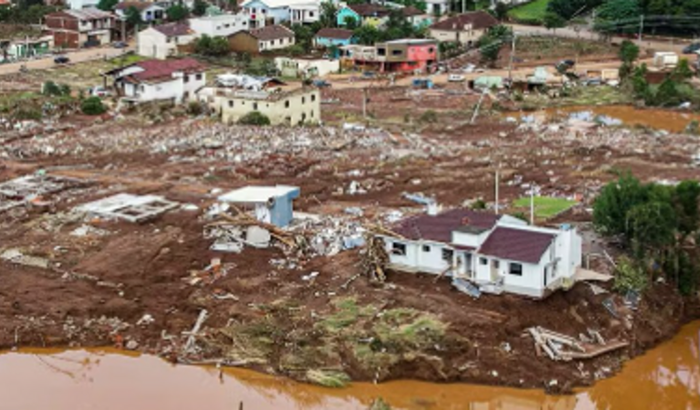 Casas para quem teve a sua levada pelas águas