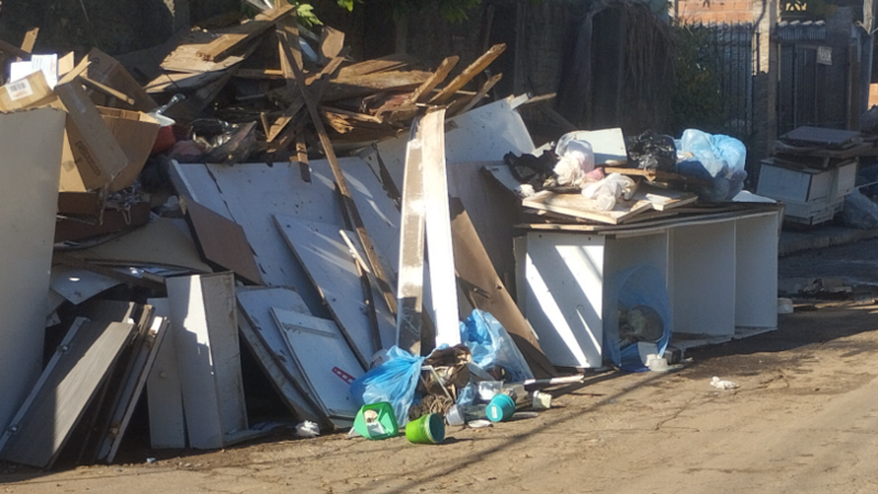 Ajuda para conquistar tudo que perdemos na enchente.