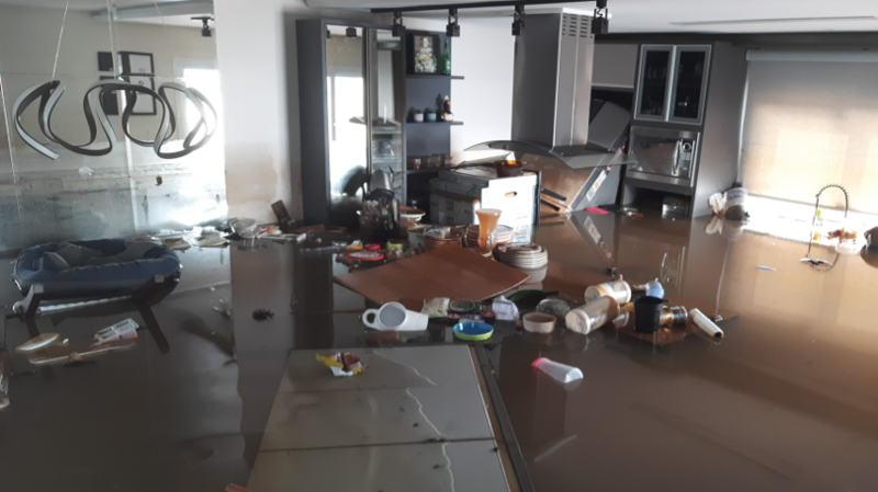 Ajude a reconstruir o lar da Família Oliveira 