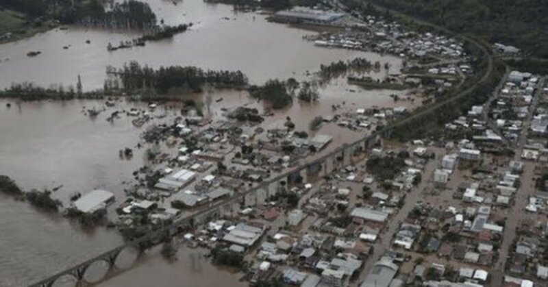 Móveis para atingidos pela enchente