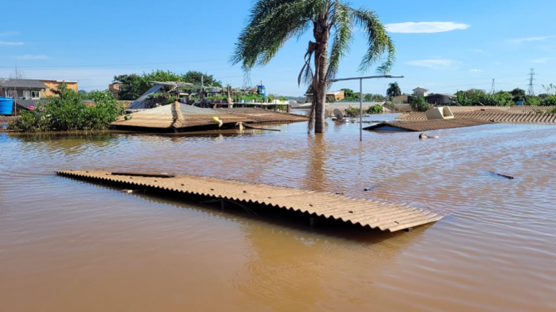 SOS EDINEIA AJUDA RESCONSTRUIR NOSSAS CASA DEPOIS DA ENCHENTE